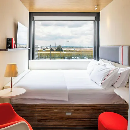 Hotel Citizenm Paris Charles De Gaulle Airport 4*